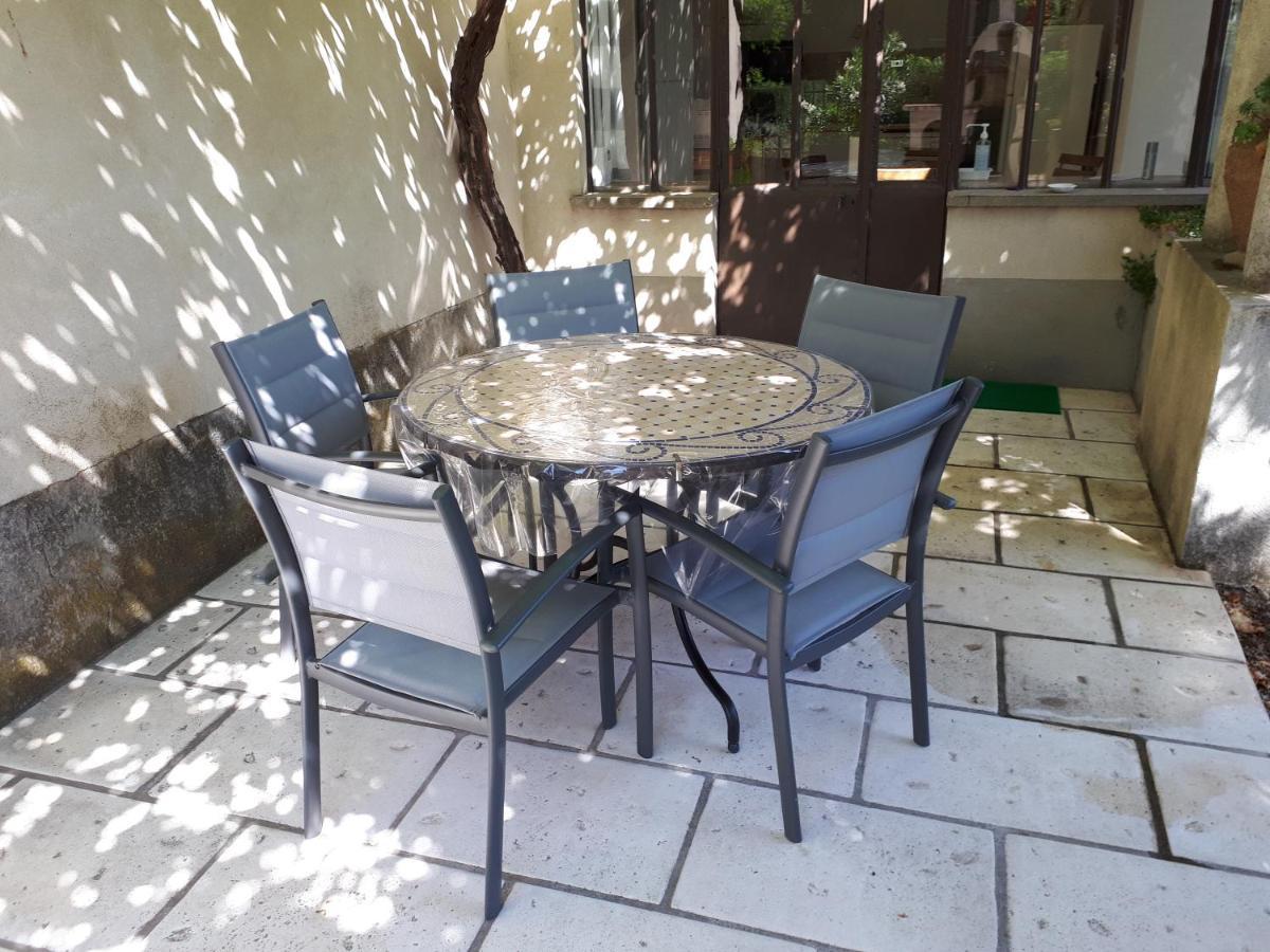 Le Mas De La Verdiere Avignon Bagian luar foto