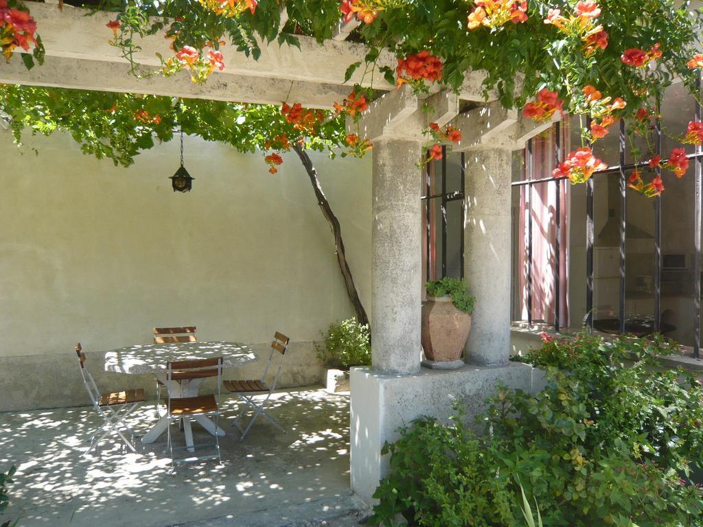 Le Mas De La Verdiere Avignon Bagian luar foto